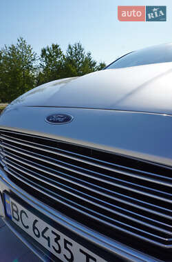 Седан Ford Fusion 2016 в 