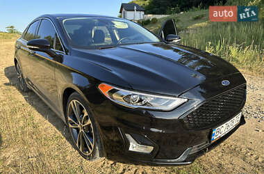 Седан Ford Fusion 2019 в 