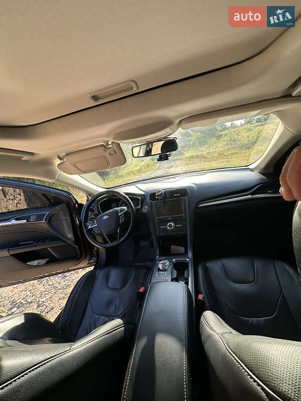 Седан Ford Fusion 2019 в Львові