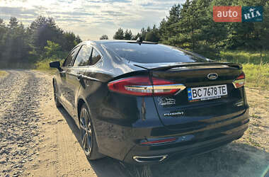 Седан Ford Fusion 2019 в Львове