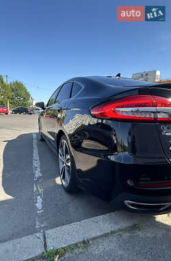 Седан Ford Fusion 2019 в 