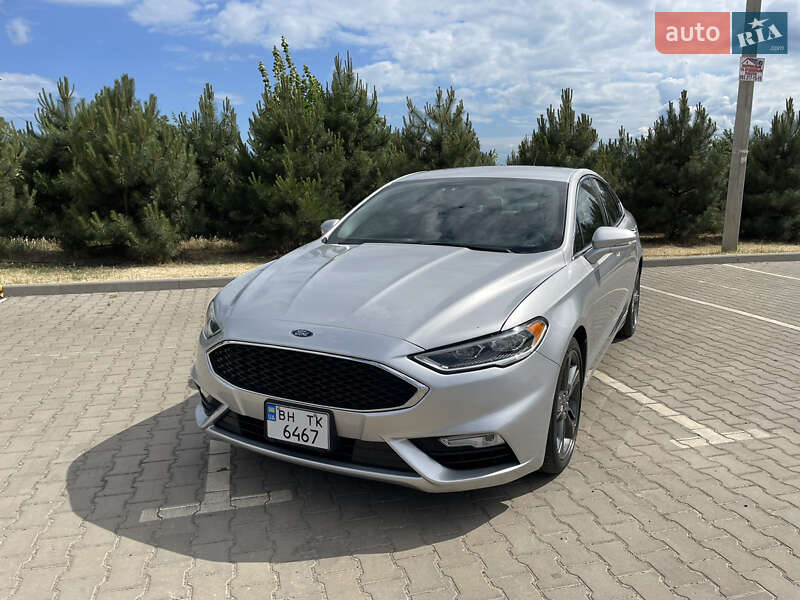 Седан Ford Fusion 2017 в 