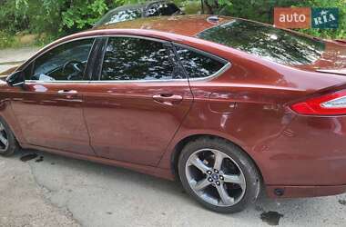 Седан Ford Fusion 2016 в 