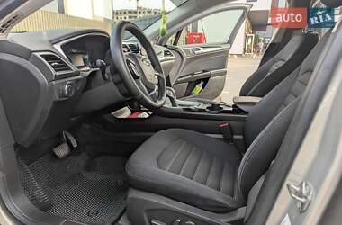 Седан Ford Fusion 2014 в 