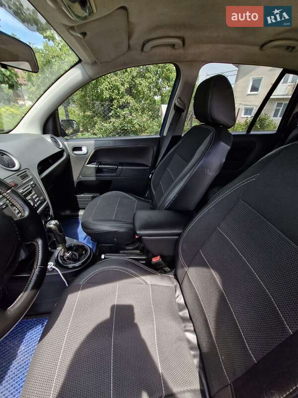 Хэтчбек Ford Fusion 2007 в Косове