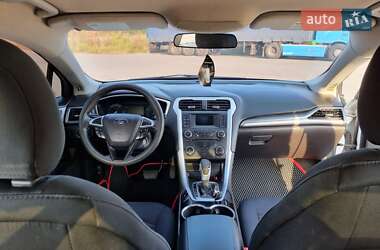 Седан Ford Fusion 2015 в 