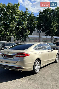 Седан Ford Fusion 2017 в 
