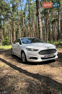 Седан Ford Fusion 2015 в 