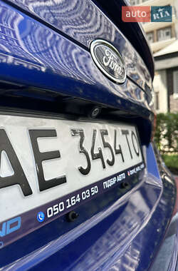 Седан Ford Fusion 2016 в 