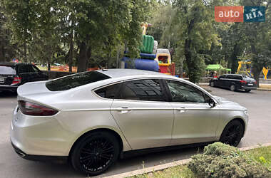 Седан Ford Fusion 2016 в 