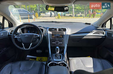 Седан Ford Fusion 2015 в 