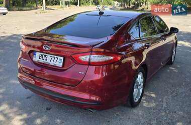 Седан Ford Fusion 2016 в 