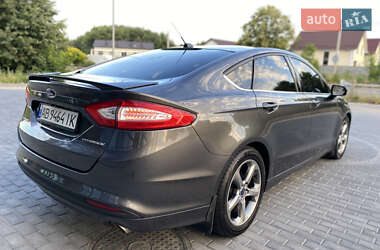Седан Ford Fusion 2015 в 