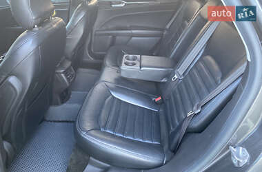 Седан Ford Fusion 2015 в 