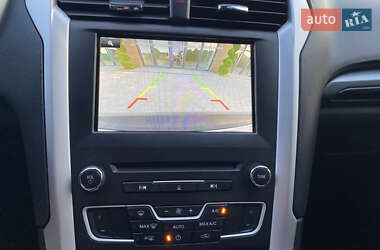 Седан Ford Fusion 2015 в 