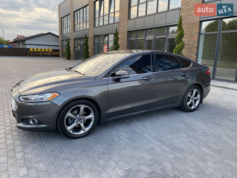 Седан Ford Fusion 2015 в Виннице
