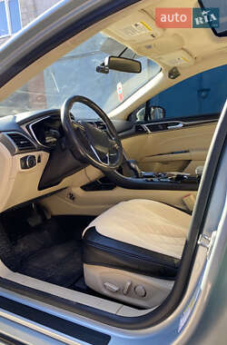 Седан Ford Fusion 2014 в 
