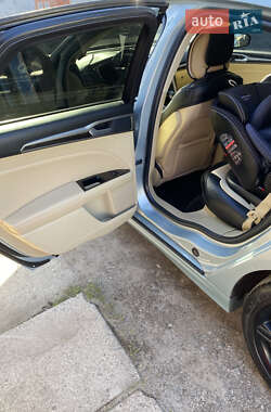Седан Ford Fusion 2014 в 