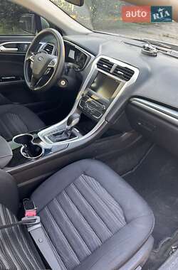 Седан Ford Fusion 2016 в 