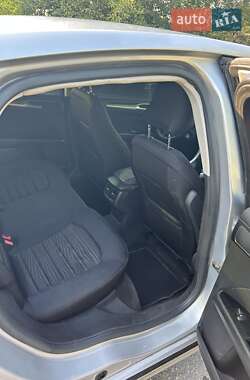 Седан Ford Fusion 2016 в 