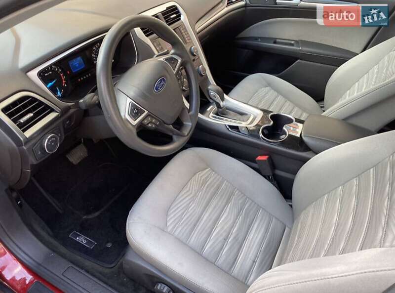 Седан Ford Fusion 2016 в Прилуках