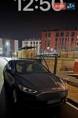 Седан Ford Fusion 2017 в 