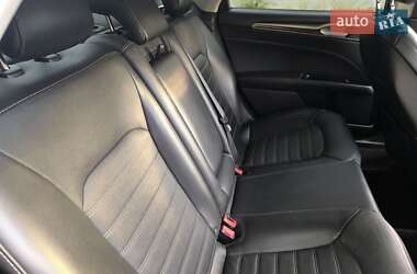 Седан Ford Fusion 2013 в 