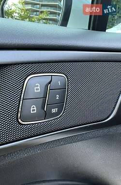 Седан Ford Fusion 2018 в 