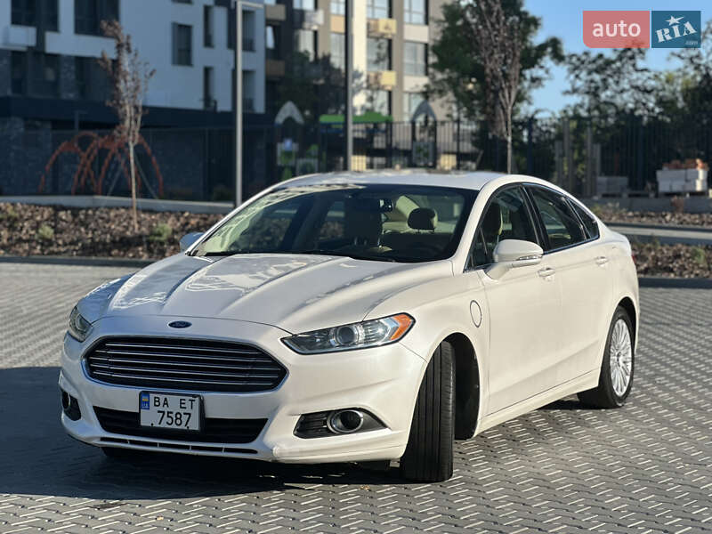 Седан Ford Fusion 2014 в 