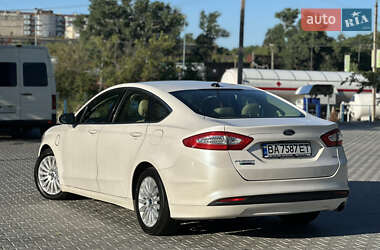 Седан Ford Fusion 2014 в 