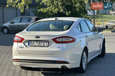 Седан Ford Fusion 2014 в 