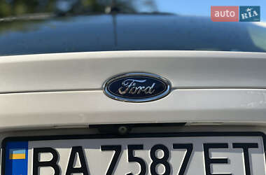 Седан Ford Fusion 2014 в 