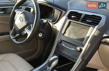 Седан Ford Fusion 2014 в 
