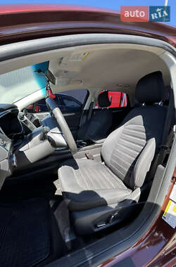 Седан Ford Fusion 2015 в 