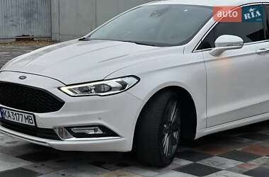 Седан Ford Fusion 2017 в 