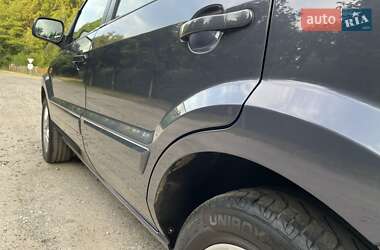 Хэтчбек Ford Fusion 2011 в 