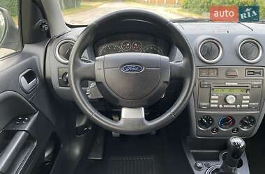 Хэтчбек Ford Fusion 2011 в 