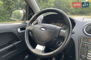 Хэтчбек Ford Fusion 2011 в 