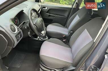 Хэтчбек Ford Fusion 2011 в 