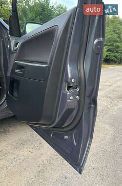 Хэтчбек Ford Fusion 2011 в 