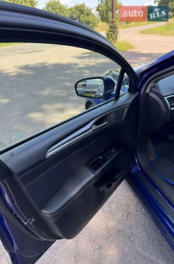 Седан Ford Fusion 2015 в 