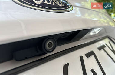 Седан Ford Fusion 2013 в 