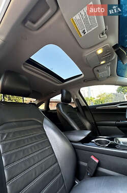 Седан Ford Fusion 2013 в 