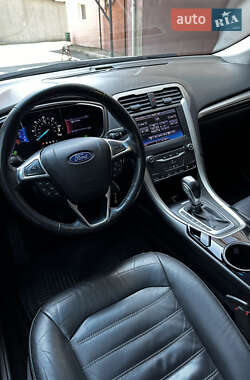 Седан Ford Fusion 2013 в 