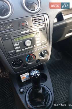 Хетчбек Ford Fusion 2011 в 