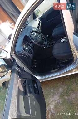 Хетчбек Ford Fusion 2011 в 