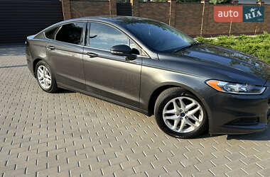Седан Ford Fusion 2015 в 