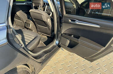 Седан Ford Fusion 2015 в 