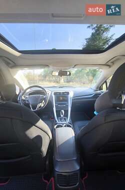 Седан Ford Fusion 2013 в 