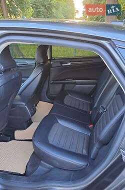 Седан Ford Fusion 2018 в 